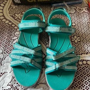 Women’s Teva Shocpad Sandals.